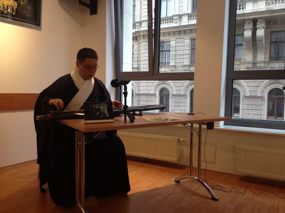 人物：十三年国外生活，让他痴迷的还是祖国的这些经典