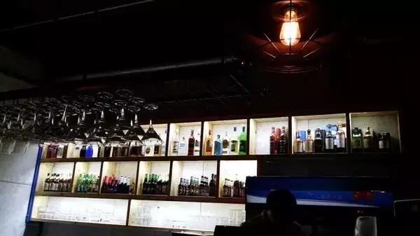 成都地下民谣小酒馆,除了赵雷以外的民谣歌手