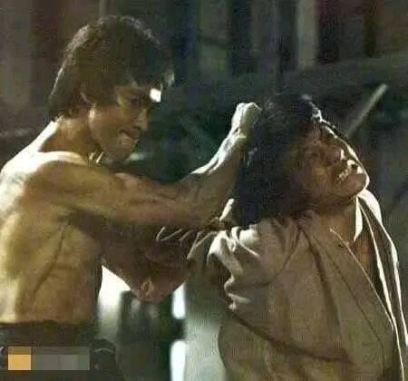 25张好莱坞名人青涩照,明星希拉里惊艳的照片