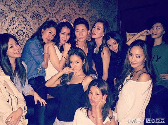 如何立刻建立一个百人的微信群,不加好友可以建立微信群吗