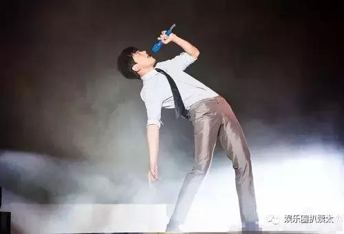 张杰大张伟综艺节目是什么,张杰下腰唱高音