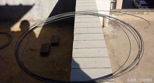 衣服晾在绳子上绳子就变成了什么,衣服晾杆子上老是滑