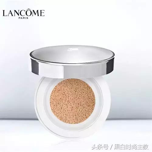 气垫怎么打底妆才能够清透不卡粉,最新款好的气垫遮瑕滋润不脱妆