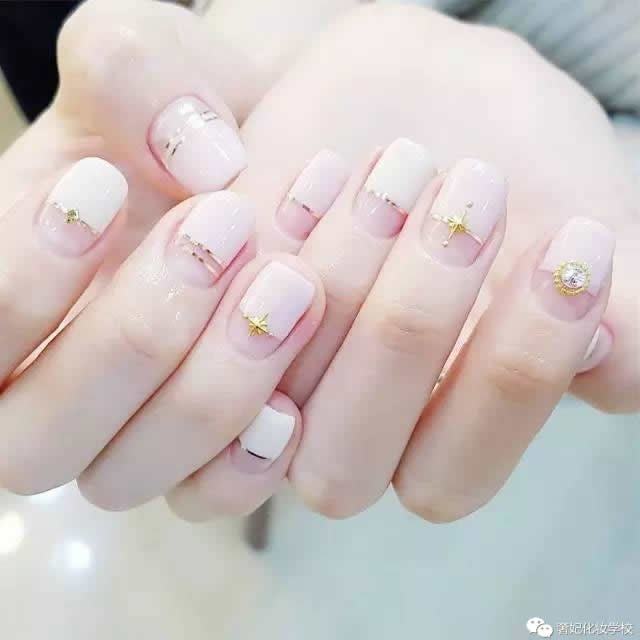 一不小心就让你怦然心动的：22款精致美甲