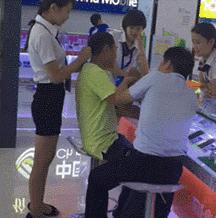 真实枪架搞笑图片,枪械后坐力搞笑图片