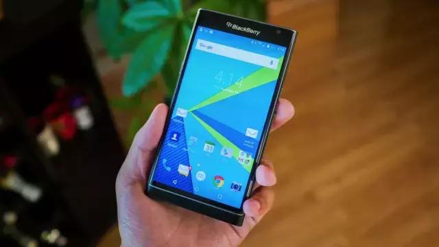 让人第一眼就震撼的手机壁纸,8k顶级黑色震撼壁纸动态