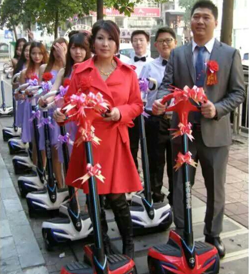 农村最有特色的接亲车队,城里人真会玩迎亲视频