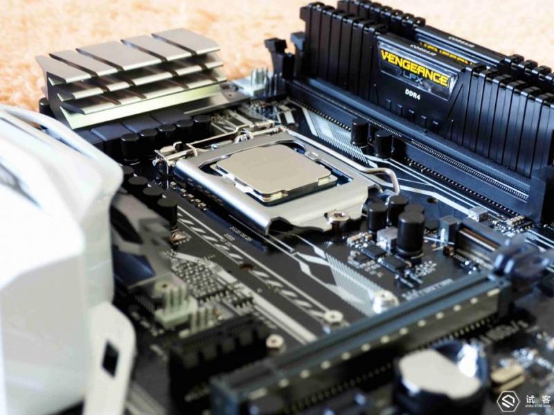 酷睿cpu和华硕cpu哪个更好,攒机cpu主板哪个贵点