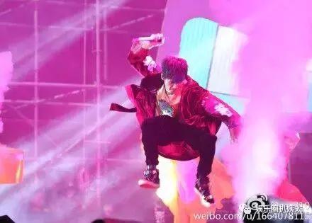 张杰大张伟综艺节目是什么,张杰下腰唱高音