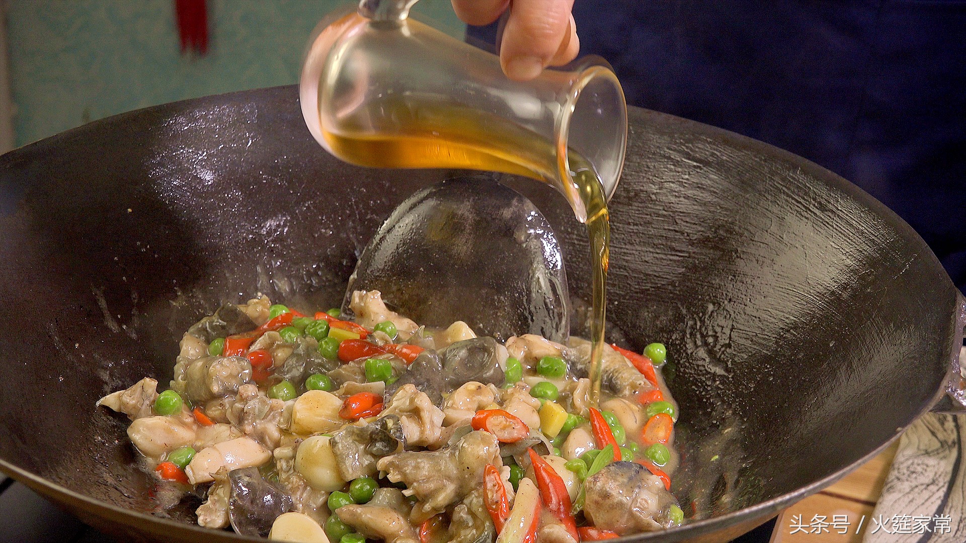 牛蛙怎么烧又嫩又好吃,卤牛蛙怎么让肉不散