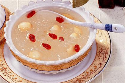 孕妇能不能吃燕窝补血补气,孕妇能否吃燕窝和花胶