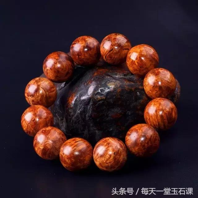 十二星座适合戴什么手串,十二星座手串排行榜