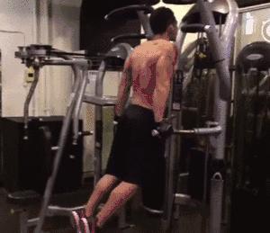 胸肌两边不对称怎么矫正,胸肌左右不协调怎么矫正