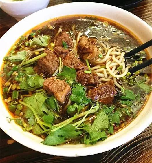 半张毛爷爷就能装逼的小馆子，让你剁手不吃土！