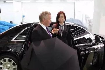 劳斯莱斯上一共有几把雨伞,劳斯莱斯雨伞一把10万