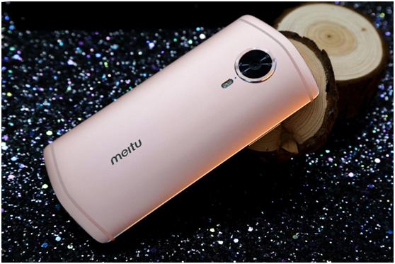 妹子们速来认领恒波豪礼,美图T8双像素自拍手机让你好看