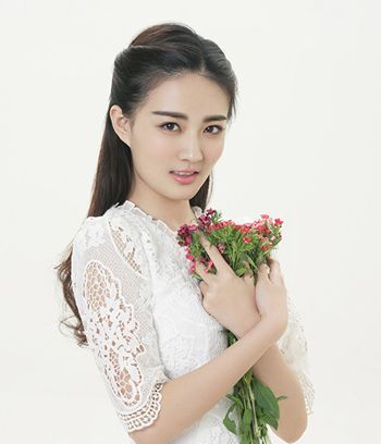 简单易学高马尾显脸小又减龄发型,适合国字脸的马尾发型女