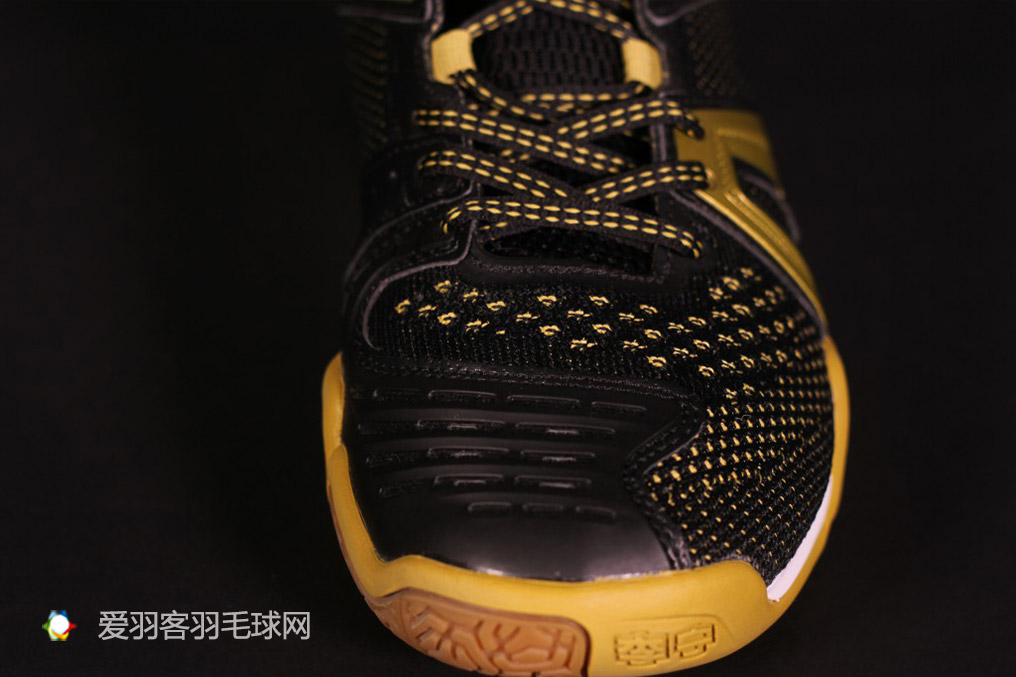 李宁羽毛球鞋贴地飞行,李宁贴地飞行羽毛球鞋se评测