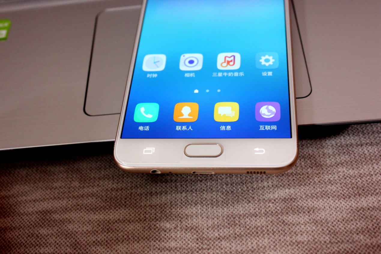 三星手机c7pro评测参数,三星手机c7与c7pro的区别