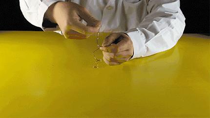 科学小实验用马达怎么做一个飞机,神奇的小电动机实验怎么做视频