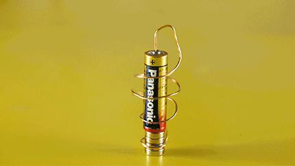 科学小实验用马达怎么做一个飞机,神奇的小电动机实验怎么做视频