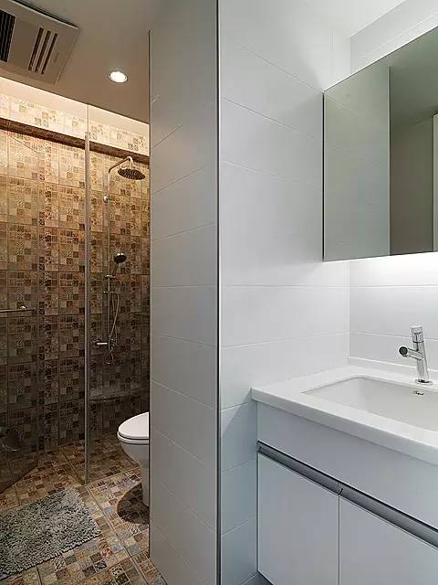 马赛克瓷砖贴卫生间好吗,卫生间地砖用小砖还是马赛克