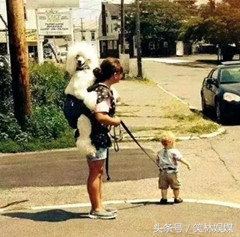 今日笑了么:男子踩哭熟睡中的孩子,居然还那么理直气壮!