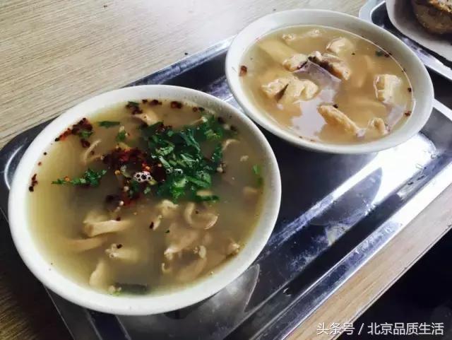 一天1万个都不够,这个北京爷们用40年创造了麻酱烧饼的传奇!