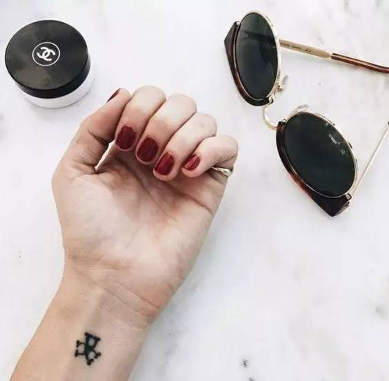 女魔头设计效果图,女生小清新简单纹身教程