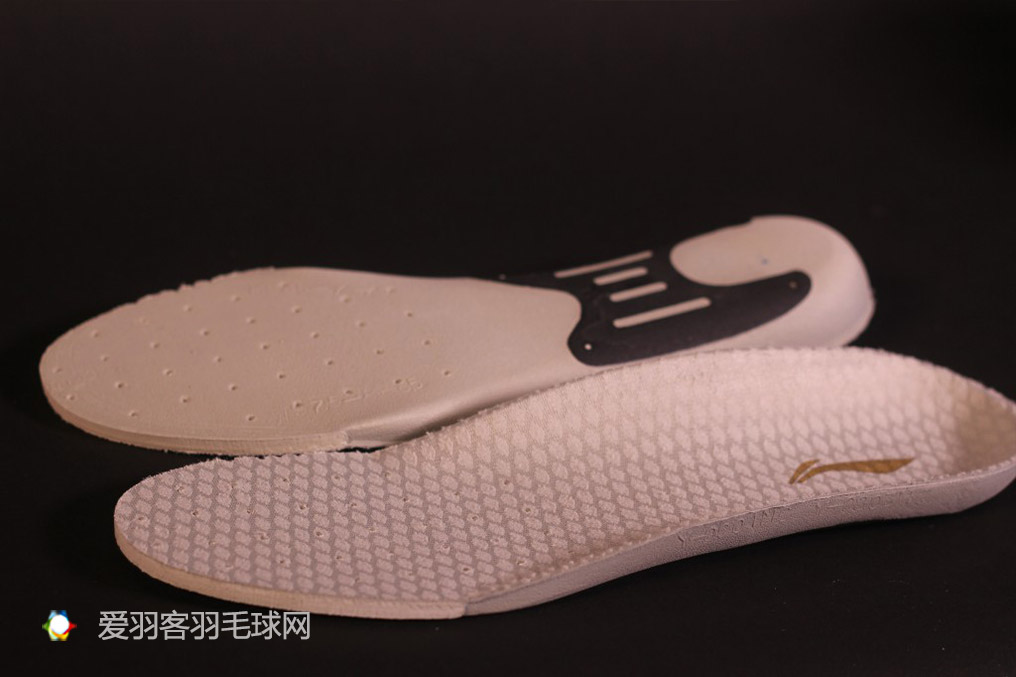 李宁羽毛球鞋贴地飞行,李宁贴地飞行羽毛球鞋se评测