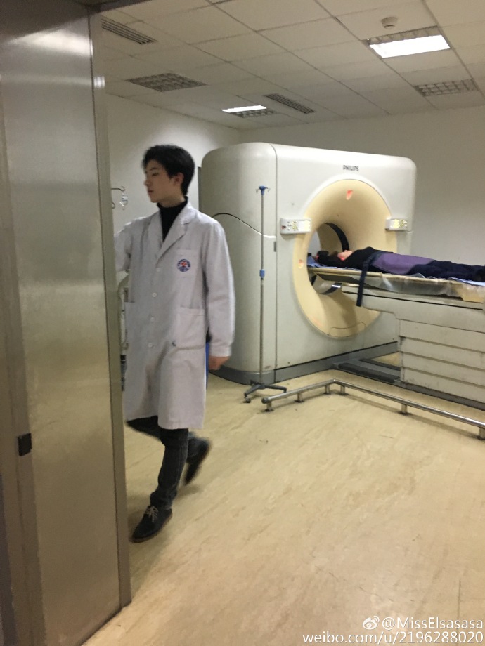 快递吴彦祖之后又出现医生杨洋！扒一扒这些散落民间的明星脸