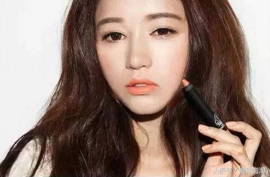 口红怎么选适合自己的色号,如何选自己合适的口红