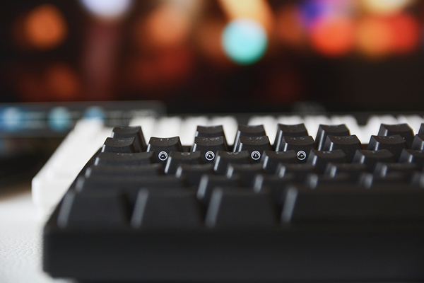 ikbc机械键盘c104黑轴,ikbc跟樱桃机械键盘的区别