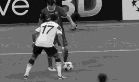 足球过人实用技巧小学生,c罗足球过人技巧教学大全