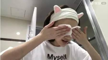 景甜五分钟洗脸时视频,景甜洗脸的瞬间