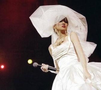 梅艳芳患癌早期本可治愈，却为何拒绝治疗？原因当真令人心酸！