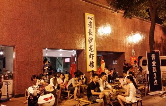 盘点粉丝见到偶像的惊喜时刻,粉丝必须知道的内容