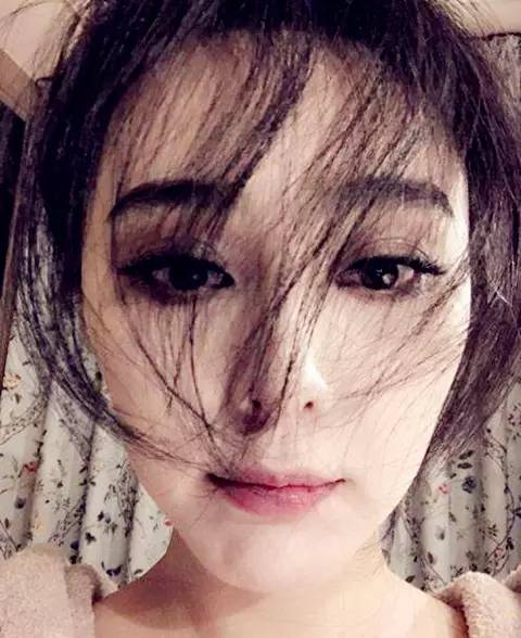 刘海遮眼睛怎么处理好看,刘海长到尴尬期怎么打理