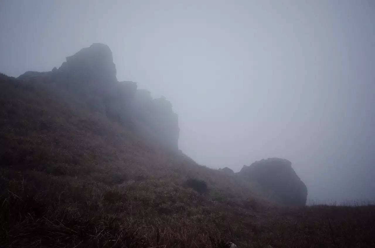 云雾中的香港大东山,香港大东山全景