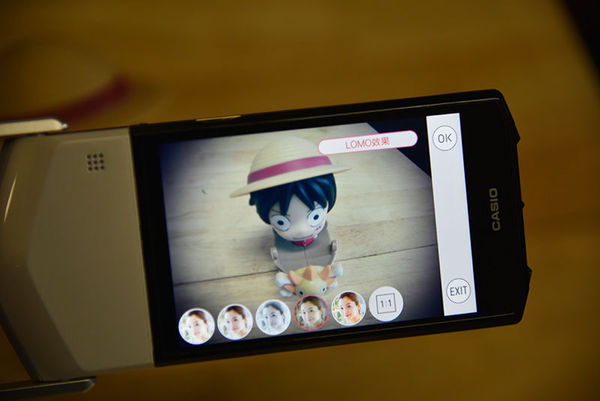 卡西欧自拍神器tr750怎么换电池,卡西欧tr750拍照效果