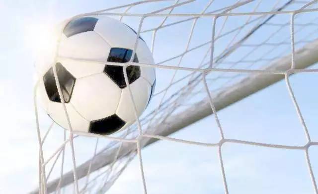 厉害小女孩踢足球,踢足球厉害女生