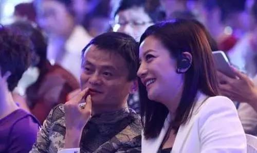 赵薇空手套白狼赚了多少,赵薇空手套白狼事件赚了多少钱