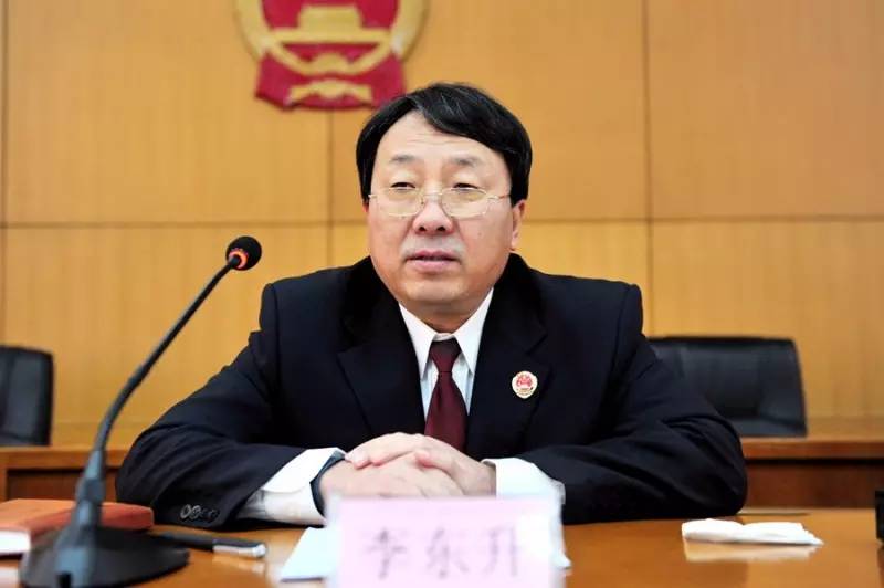 402期干的怎么样，上台亮一亮；先进谁能行，干警评一评