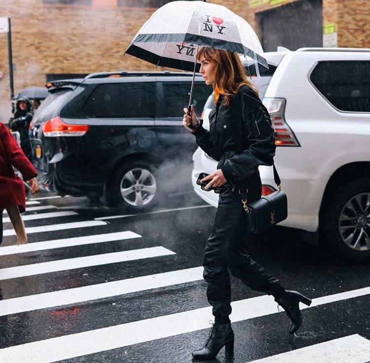 涓嬮洦鐨勬椂鍊欐槸鎴戝湪鎯充綘 (涓嬮洦澶╂槸鎴戝湪鎯充綘)