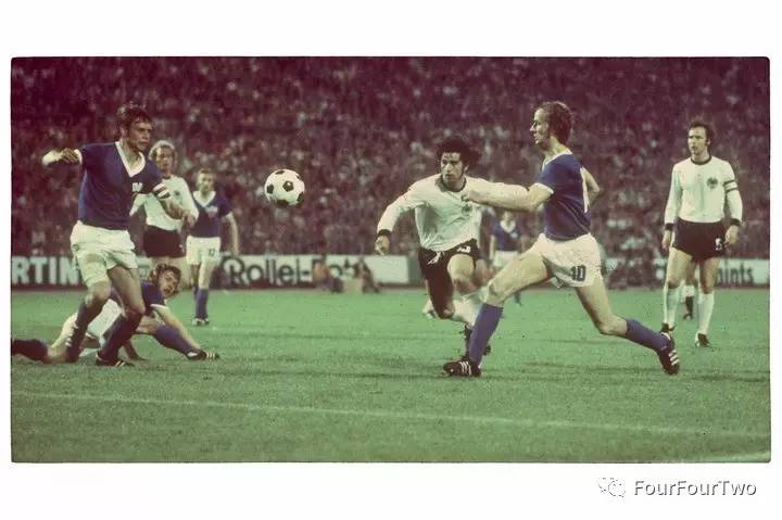 德意志足球最黑暗的年代,东德和西德合并后的足球比赛