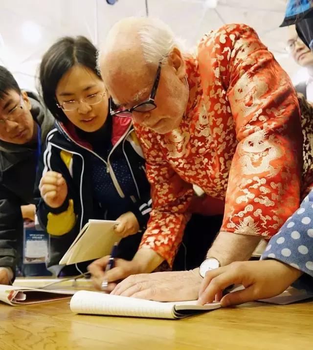 与诺贝尔获得者面对面交流,中学生对话诺奖得主