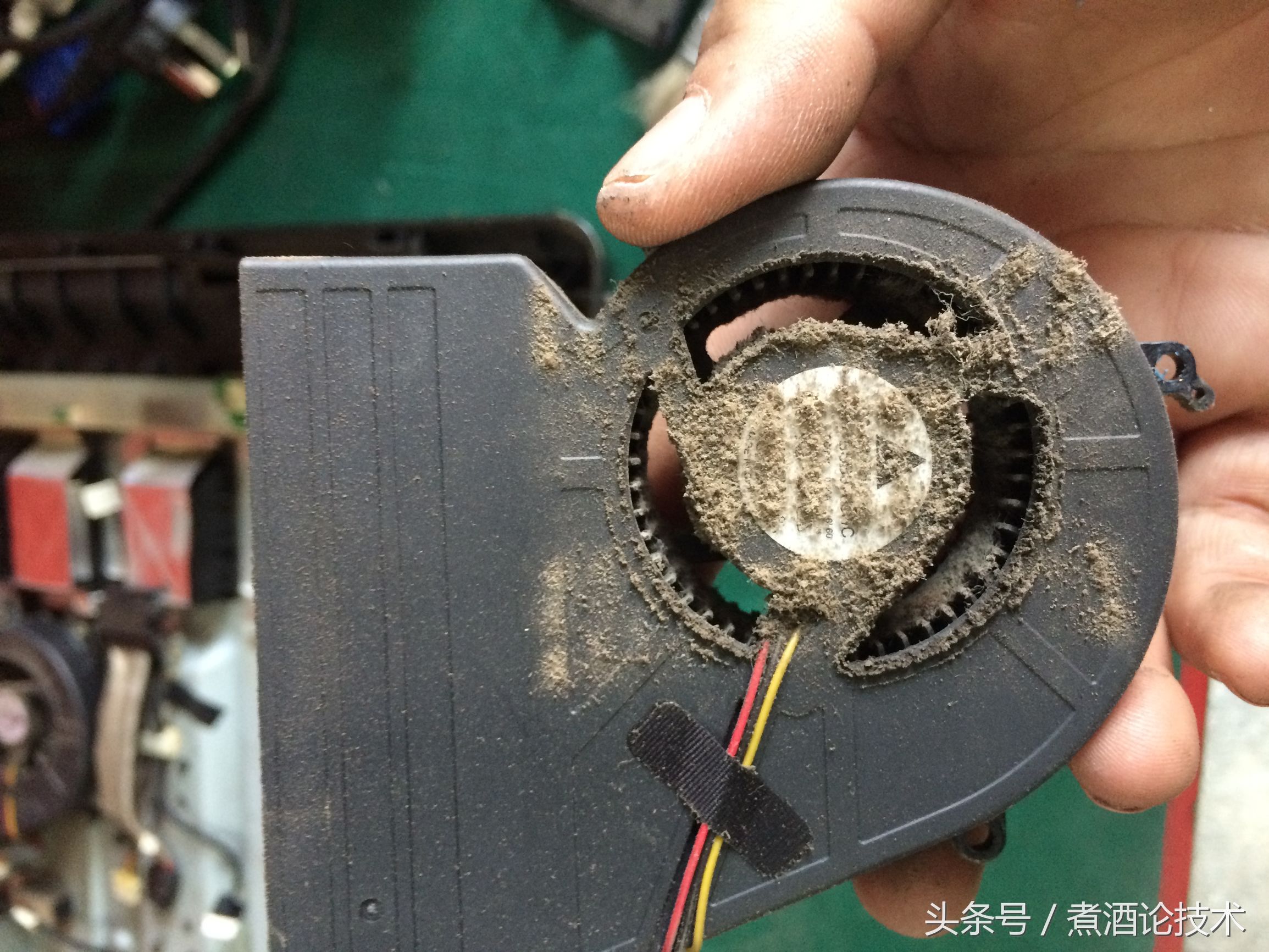 联想一体机b505拆机除尘,联想g580拆机除尘视频