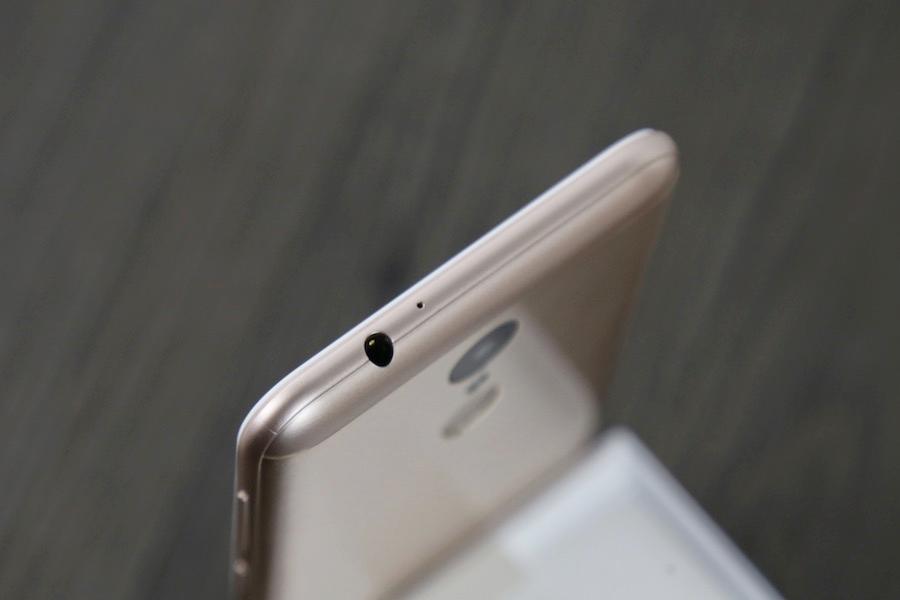 4000mAh+6GB运存!仅售1399的360手机N5评测