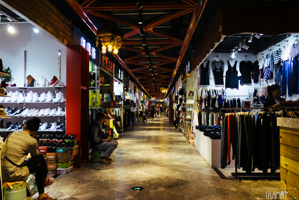 沉浸式逛南宁朝阳百货商店视频,南宁朝阳地下商业街人流