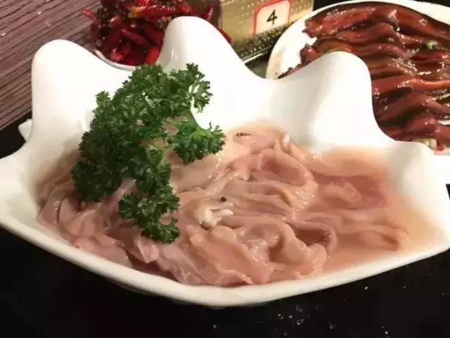 自从踏上重庆地铁2号线，减肥之路越来越远，美食吃得停不下来~